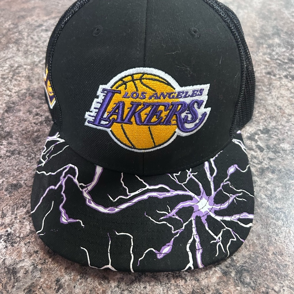 Mitchell & Ness Black and Purple Lightning Lakers Hat